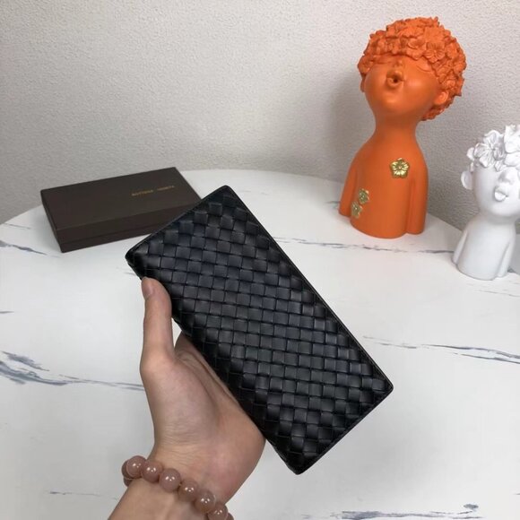 Bottega Veneta wallet - Picture 1 of 8